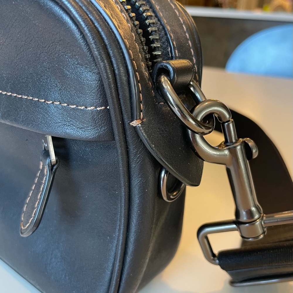 Coach black leather crossbody bag - Picture 6 of 7